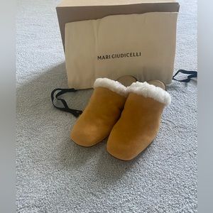 MARI GIUDICELLI sandals NWT/box/dust bag